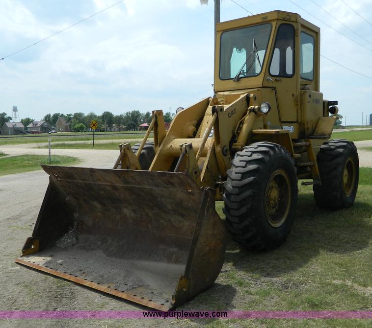 image for item B3674 1970 Caterpillar 930 wheel loader