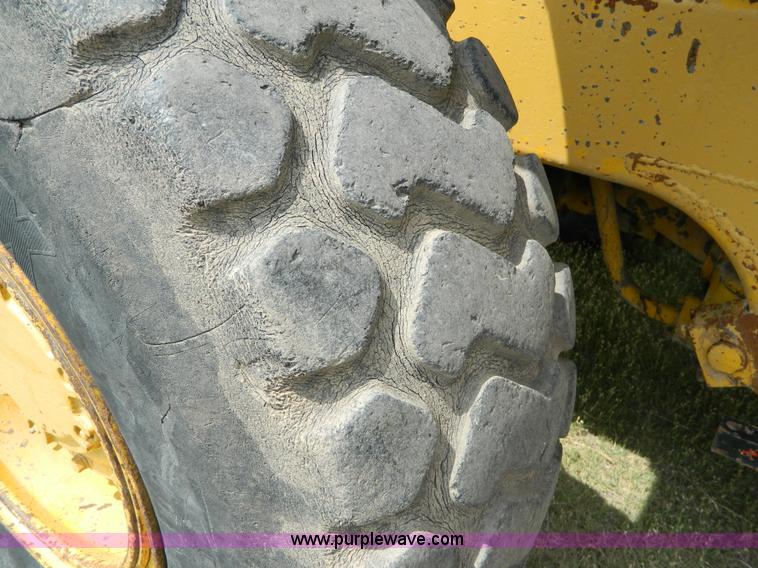 image for item B3674 1970 Caterpillar 930 wheel loader