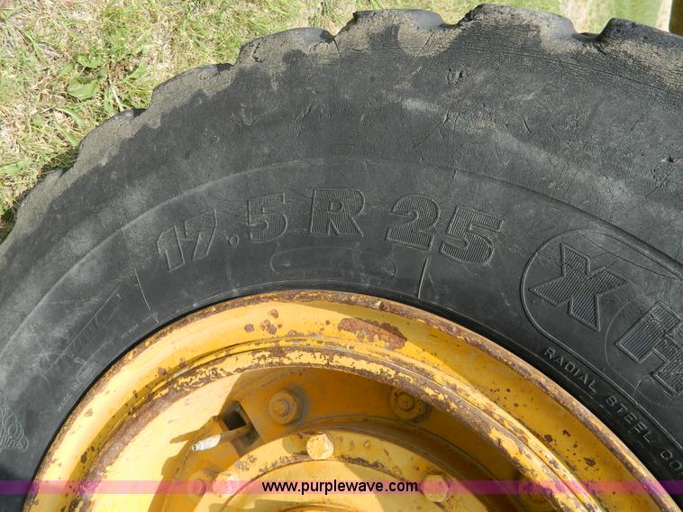 image for item B3674 1970 Caterpillar 930 wheel loader