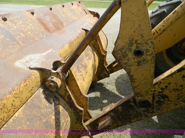 image for item B3674 1970 Caterpillar 930 wheel loader