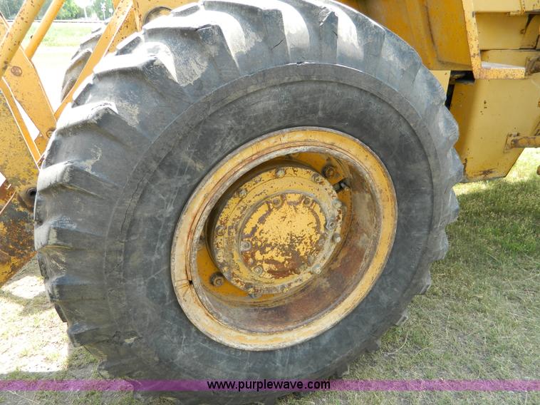 image for item B3674 1970 Caterpillar 930 wheel loader