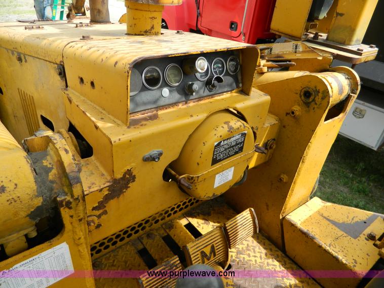 image for item B3676 1972 Allis-Chalmers 7G Series B crawler loader