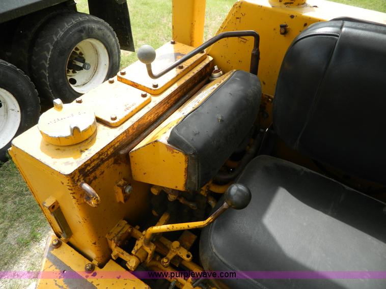 image for item B3676 1972 Allis-Chalmers 7G Series B crawler loader