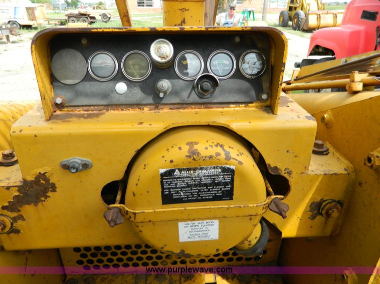 image for item B3676 1972 Allis-Chalmers 7G Series B crawler loader