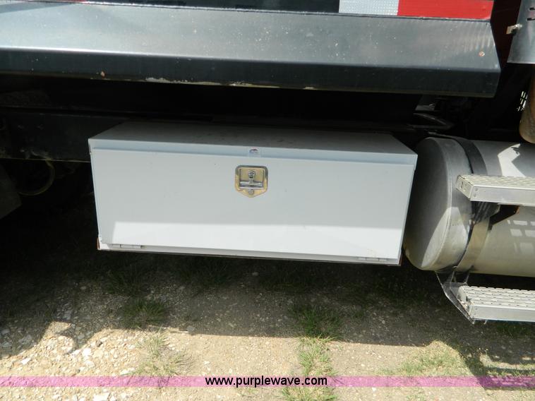 image for item B3677 1999 Mack CH613 dump truck