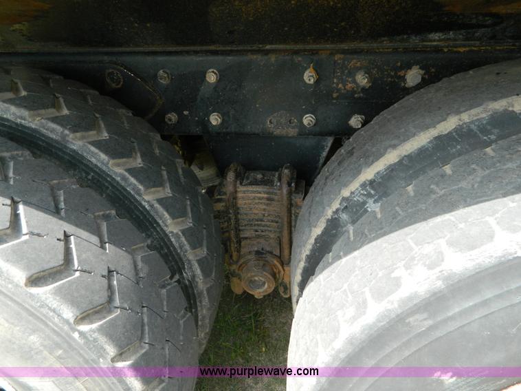 image for item B3677 1999 Mack CH613 dump truck