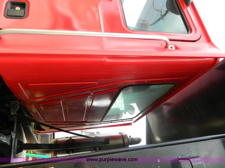 image for item B3677 1999 Mack CH613 dump truck