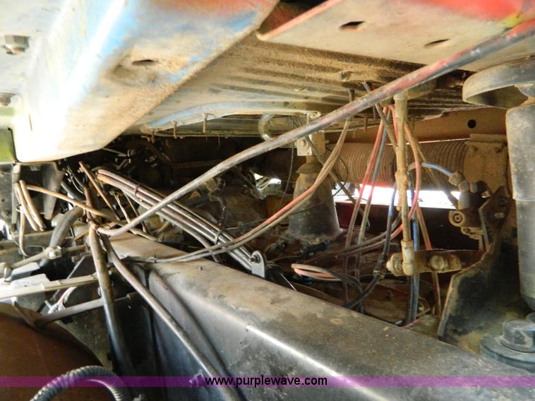 image for item B3677 1999 Mack CH613 dump truck