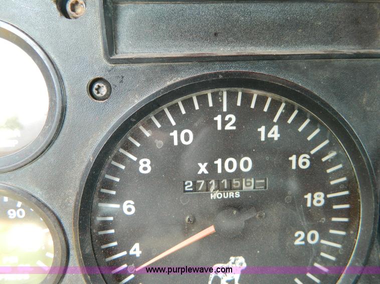 image for item B3677 1999 Mack CH613 dump truck