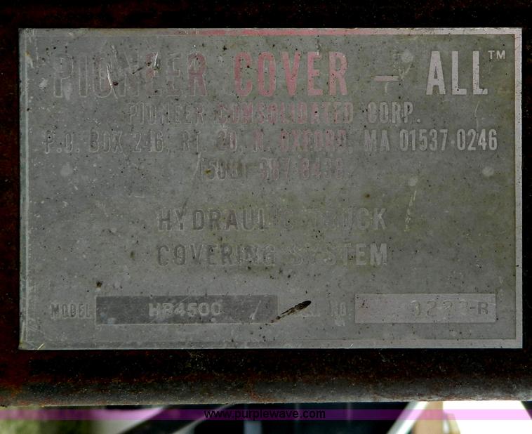 image for item B3678 1994 Mack RD690S roll off truck