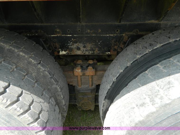 image for item B3679 1991 Peterbilt 359 dump truck