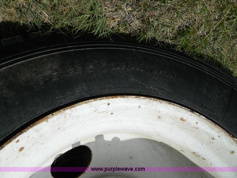 image for item B3679 1991 Peterbilt 359 dump truck