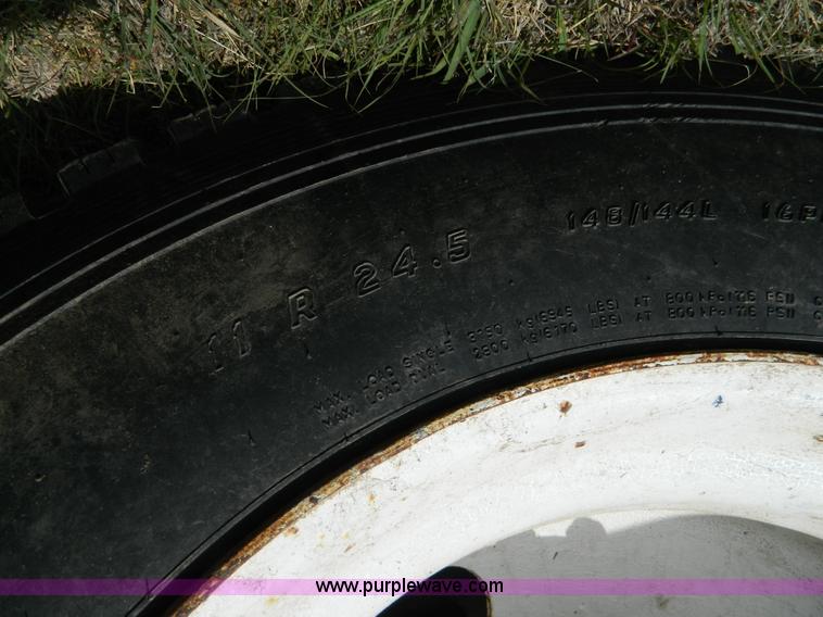 image for item B3679 1991 Peterbilt 359 dump truck