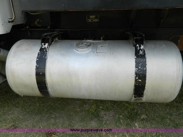 image for item B3679 1991 Peterbilt 359 dump truck