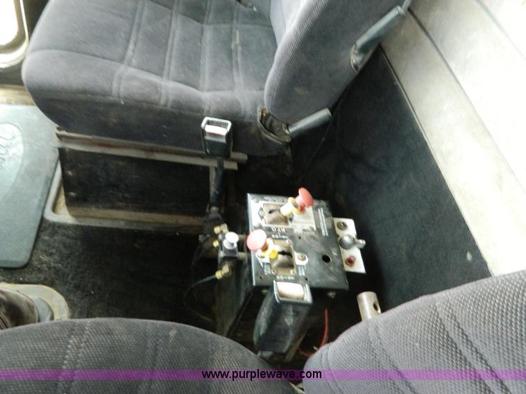 image for item B3679 1991 Peterbilt 359 dump truck