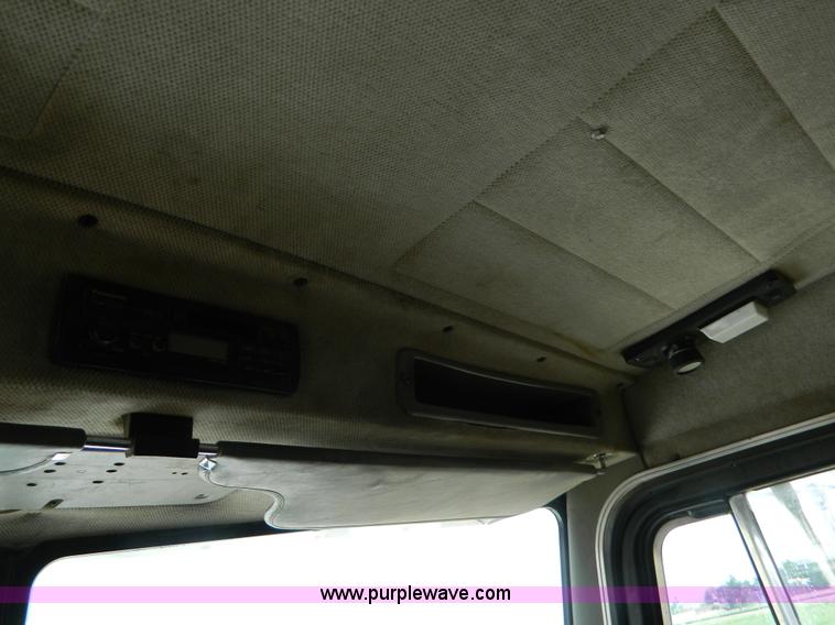 image for item B3679 1991 Peterbilt 359 dump truck