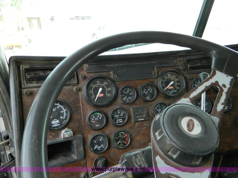 image for item B3679 1991 Peterbilt 359 dump truck