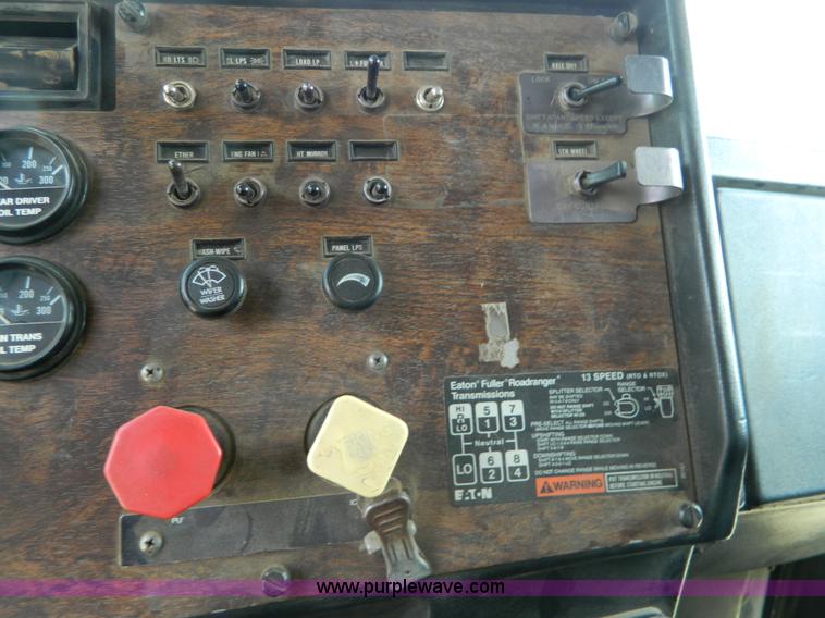 image for item B3679 1991 Peterbilt 359 dump truck