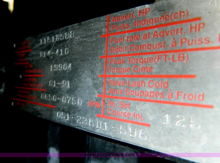 image for item B3679 1991 Peterbilt 359 dump truck