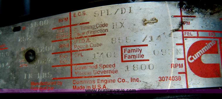 image for item B3679 1991 Peterbilt 359 dump truck