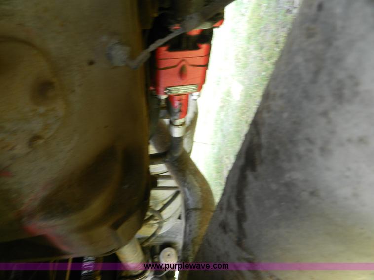 image for item B3679 1991 Peterbilt 359 dump truck