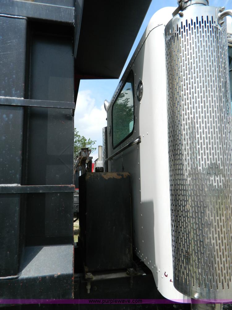 image for item B3679 1991 Peterbilt 359 dump truck