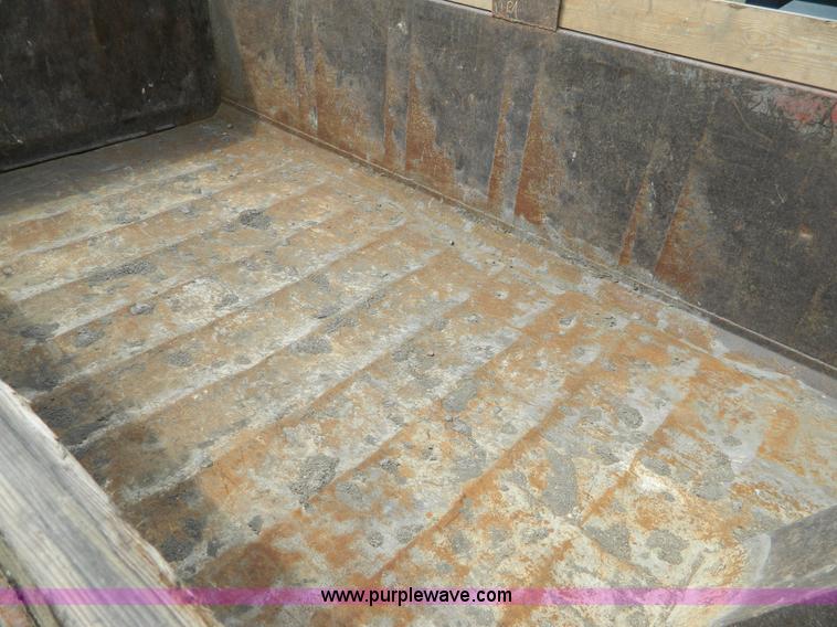 image for item B3679 1991 Peterbilt 359 dump truck