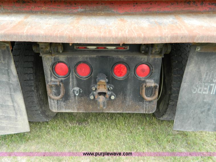 image for item B3679 1991 Peterbilt 359 dump truck