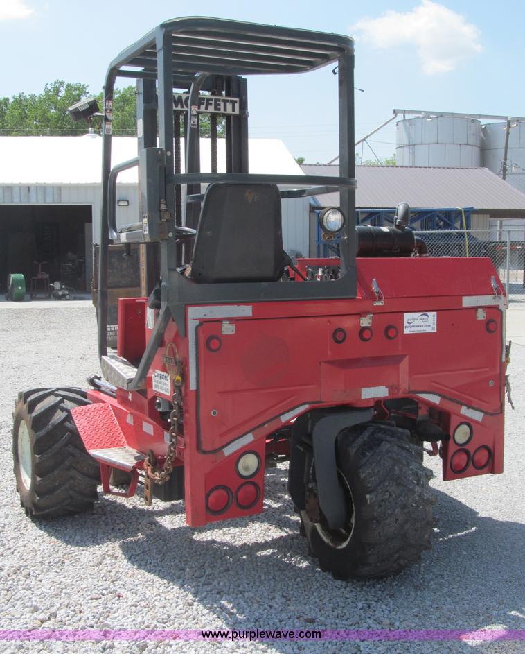 image for item B5136 2004 Moffett M5500RT forklift