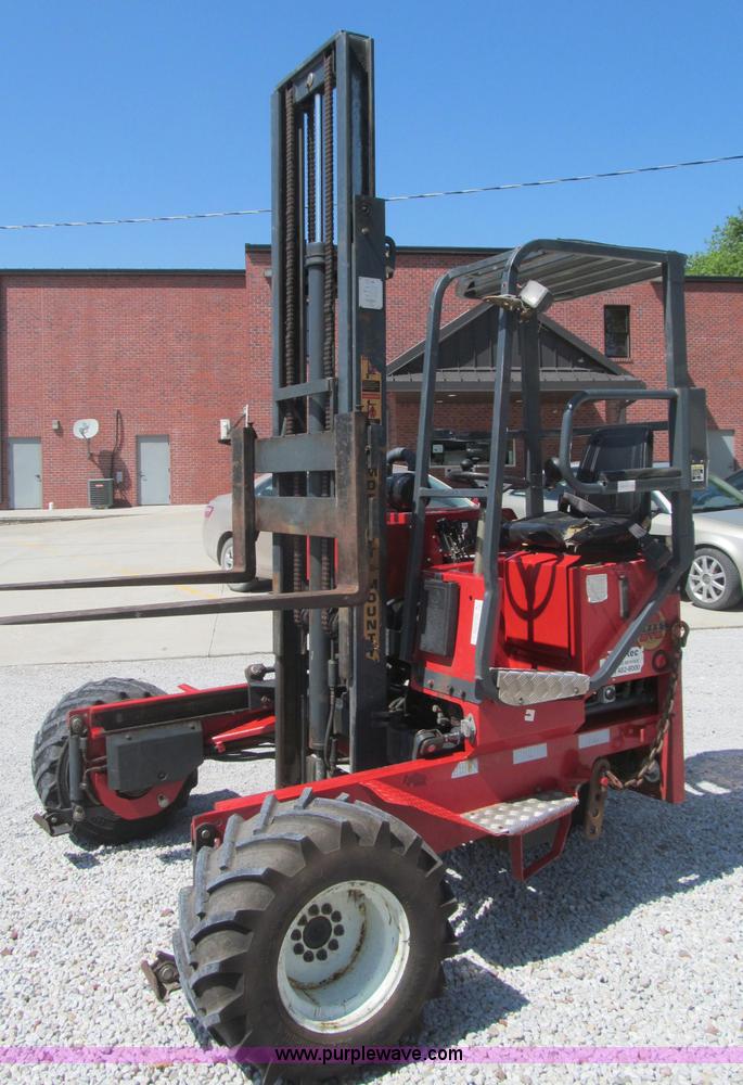image for item B5136 2004 Moffett M5500RT forklift