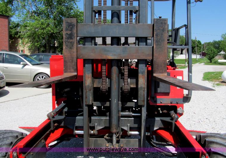 image for item B5136 2004 Moffett M5500RT forklift