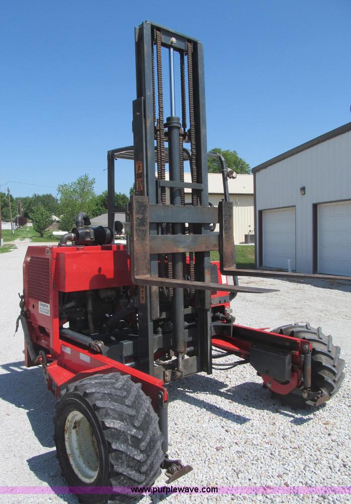 image for item B5136 2004 Moffett M5500RT forklift