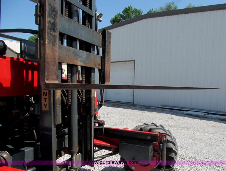 image for item B5136 2004 Moffett M5500RT forklift