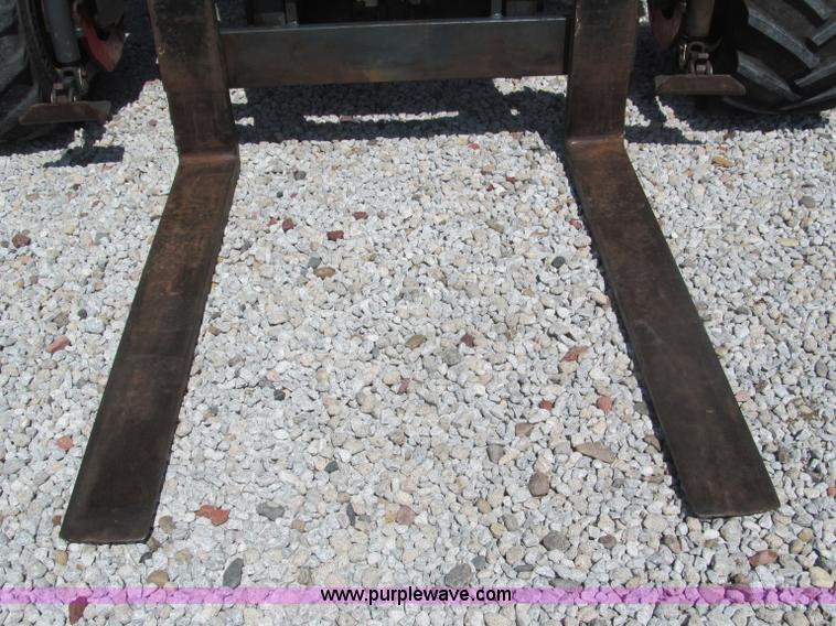 image for item B5136 2004 Moffett M5500RT forklift