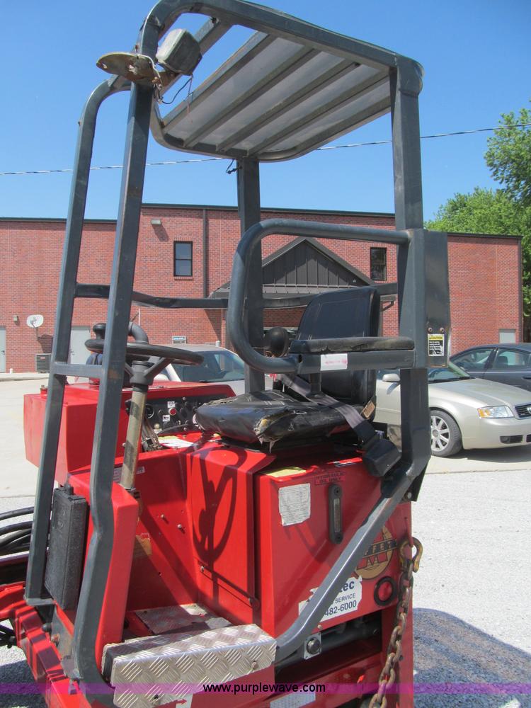 image for item B5136 2004 Moffett M5500RT forklift