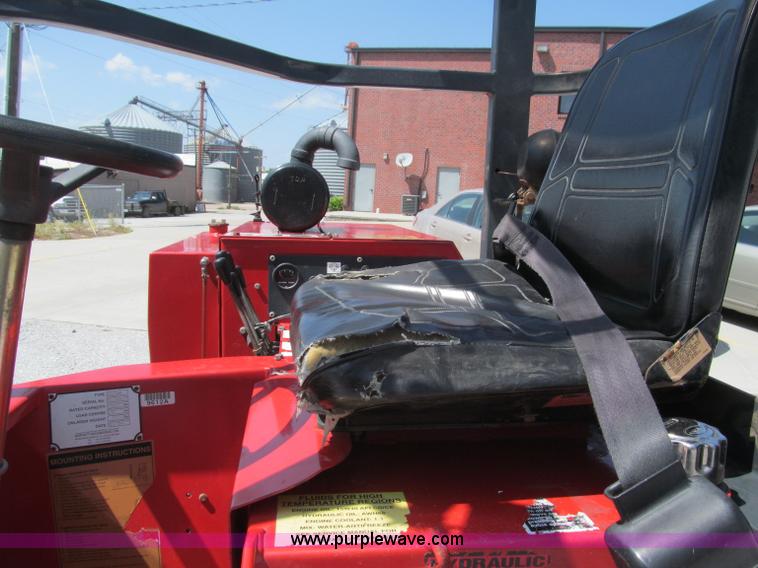 image for item B5136 2004 Moffett M5500RT forklift