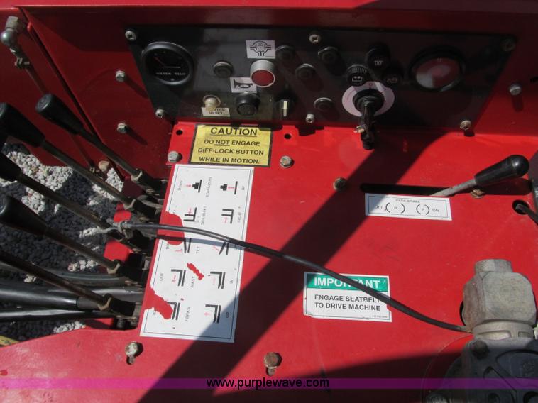 image for item B5136 2004 Moffett M5500RT forklift