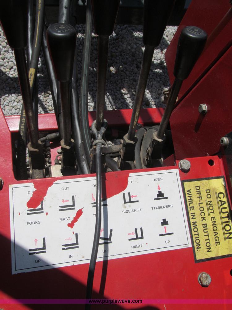 image for item B5136 2004 Moffett M5500RT forklift