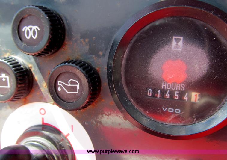 image for item B5136 2004 Moffett M5500RT forklift