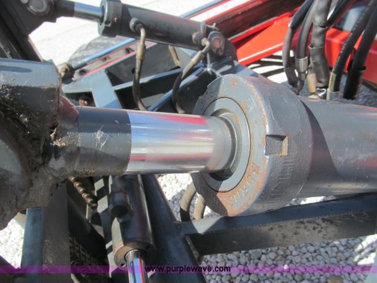 image for item B5136 2004 Moffett M5500RT forklift