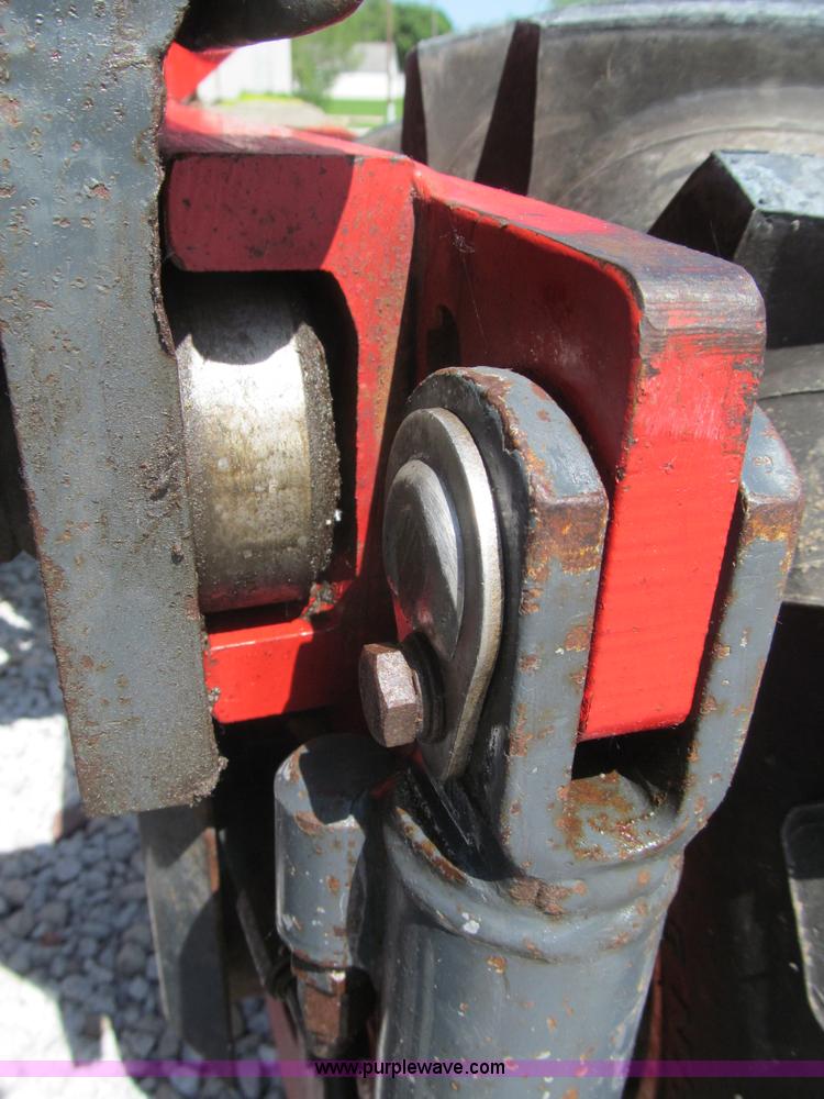 image for item B5136 2004 Moffett M5500RT forklift