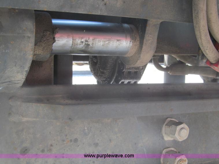 image for item B5136 2004 Moffett M5500RT forklift