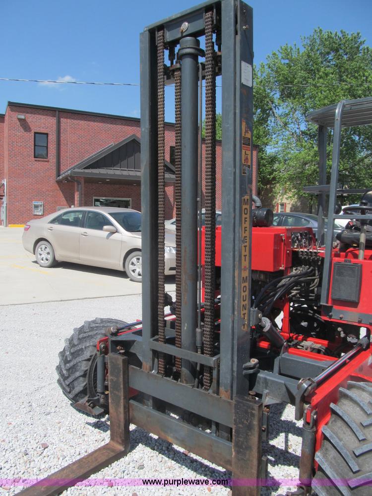 image for item B5136 2004 Moffett M5500RT forklift