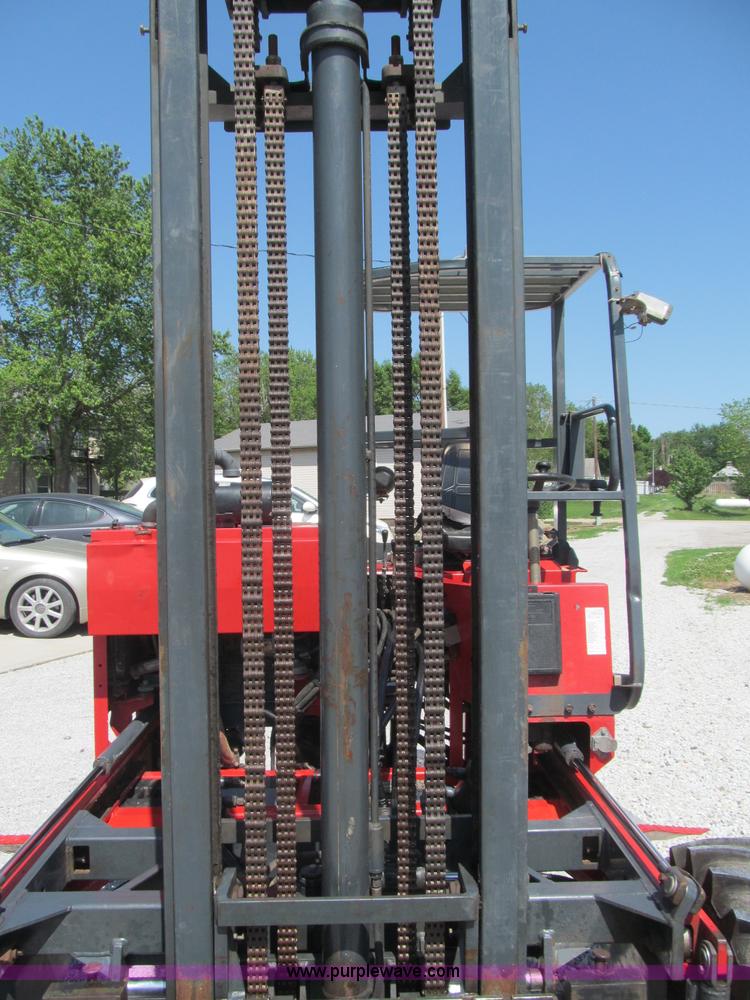 image for item B5136 2004 Moffett M5500RT forklift