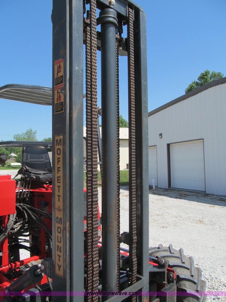 image for item B5136 2004 Moffett M5500RT forklift