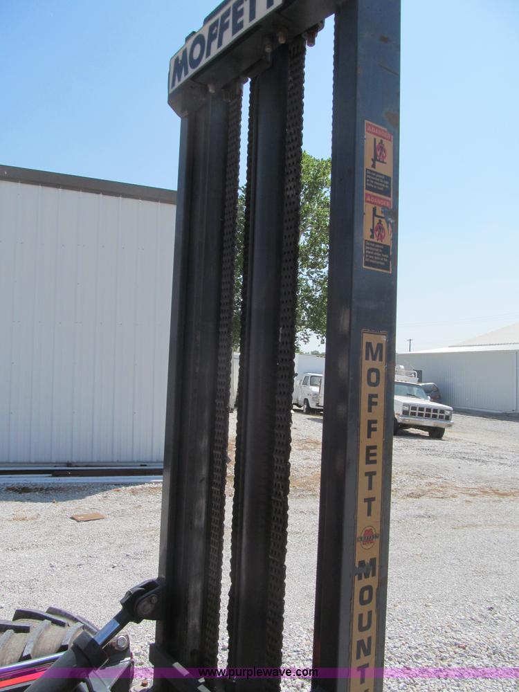 image for item B5136 2004 Moffett M5500RT forklift