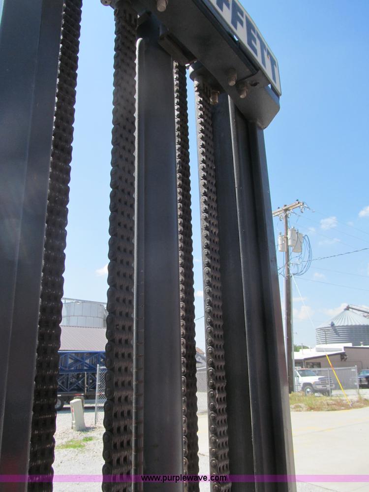 image for item B5136 2004 Moffett M5500RT forklift