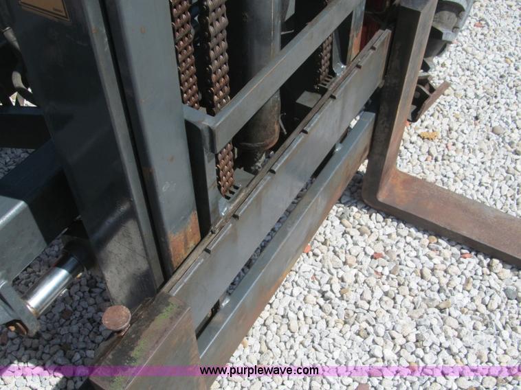 image for item B5136 2004 Moffett M5500RT forklift