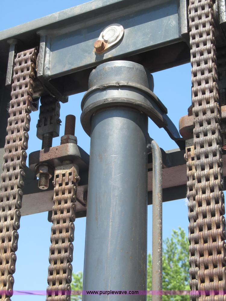 image for item B5136 2004 Moffett M5500RT forklift