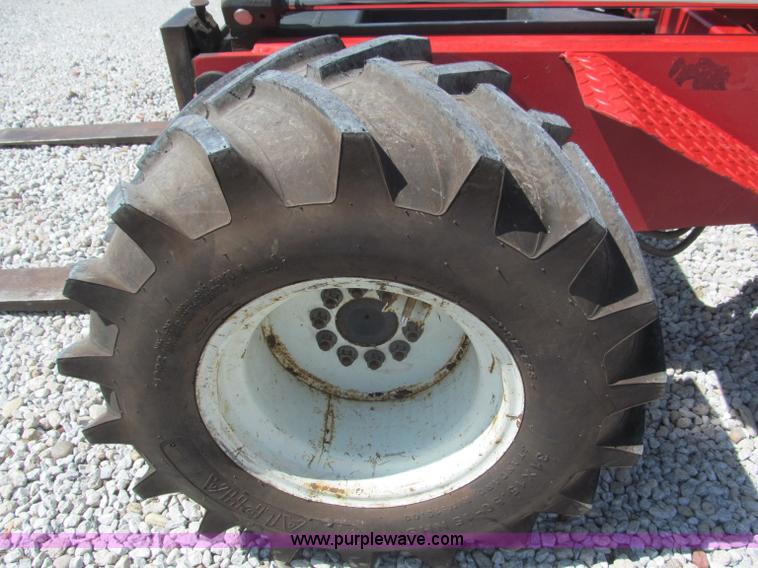 image for item B5136 2004 Moffett M5500RT forklift